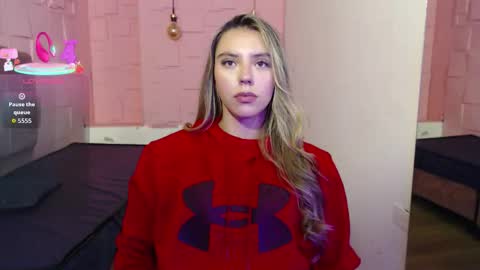 Snapshot of valentina_red18 chatting on 02-14-26, 05:10 Valentina online show from 02-14-26, 05:10