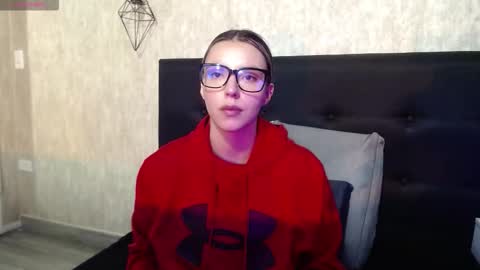 Snapshot of valentina_red18 chatting on 02-22-26, 03:43 Valentina online show from 02-22-26, 03:43