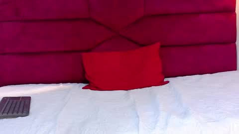 Snapshot of valentina_rose01 chatting on 10-07-25, 08:17 Valentina online show from 10-07-25, 08:17