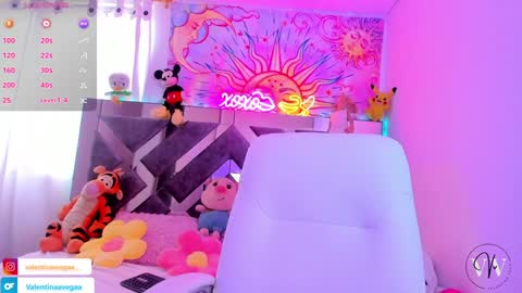 Snapshot of valentina_vegaa chatting on 12-30-24, 09:19 Val online show from 12-30-24, 09:19