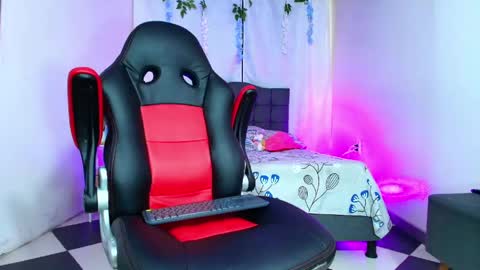 Snapshot of valentina_y_sneiderr chatting on 05-27-26, 11:02 valentina_y_sneiderr online show from 05-27-26, 11:02