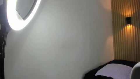 Snapshot of valentinaliux_ chatting on 09-13-25, 08:19 valentinaliux_ online show from 09-13-25, 08:19