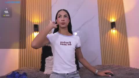 Snapshot of valentinaliux_ chatting on 04-26-26, 11:30 valentinaliux_ online show from 04-26-26, 11:30