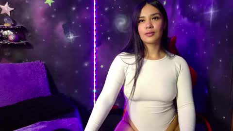 valentinarojass_ online show from 06-05-26, 06:46