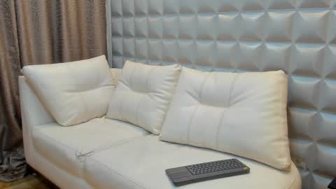 Snapshot of valentinasu chatting on 01-15-25, 02:02 Valentina online show from 01-15-25, 02:02