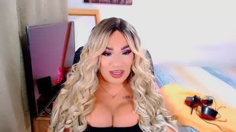 Snapshot of valentinaxqueen chatting on 12-13-24, 12:31 online show from 12-13-24, 12:31