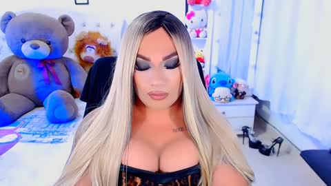 Snapshot of valentinaxqueen chatting on 01-16-25, 11:59 online show from 01-16-25, 11:59