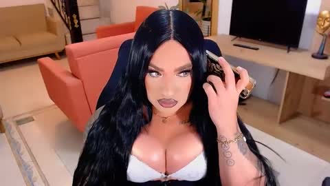 Snapshot of valentinaxqueen chatting on 11-22-25, 02:43 online show from 11-22-25, 02:43