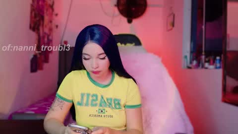 Danielle  Please help me to reach 300 thumbs up online show from 09-27-25, 12:15