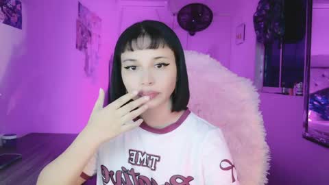 Danielle  Please help me to reach 300 thumbs up online show from 02-02-26, 07:29