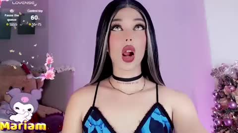 Snapshot of valentinne_marian chatting on 12-22-24, 10:17 Marian online show from 12-22-24, 10:17