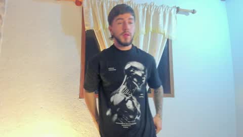 valentino online show from 01-03-25, 12:22