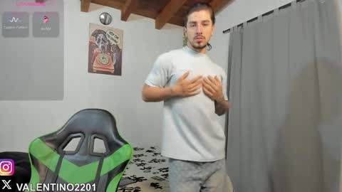 valentino online show from 10-11-25, 01:05