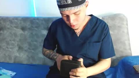 Snapshot of valentino_bel chatting on 11-30-25, 06:23 Nick online show from 11-30-25, 06:23