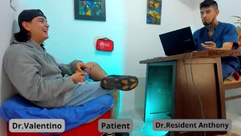 Snapshot of valentino_bel chatting on 12-23-25, 04:43 Nick online show from 12-23-25, 04:43