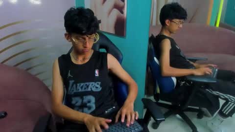 Snapshot of valentino_lux chatting on 11-25-25, 03:28 valentino lux online show from 11-25-25, 03:28