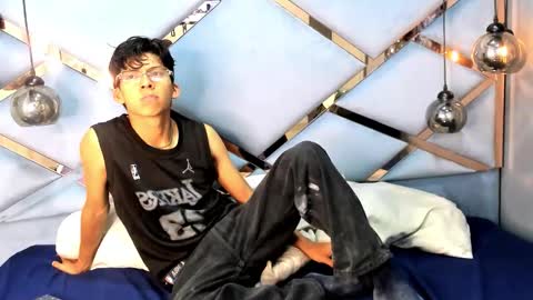 Snapshot of valentino_lux chatting on 12-01-25, 11:26 valentino lux online show from 12-01-25, 11:26