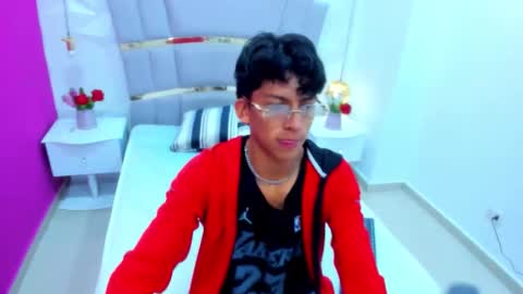 Snapshot of valentino_lux chatting on 12-04-25, 11:52 valentino lux online show from 12-04-25, 11:52