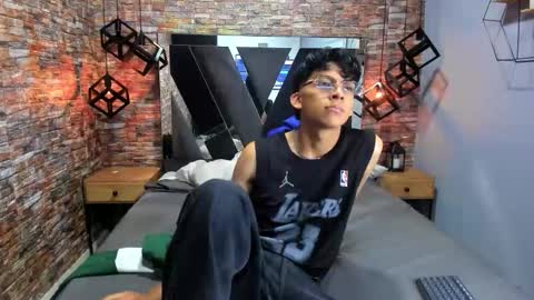 Snapshot of valentino_lux chatting on 12-05-25, 11:52 valentino lux online show from 12-05-25, 11:52