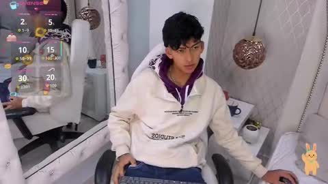 Snapshot of valentino_lux chatting on 12-14-25, 11:59 valentino lux online show from 12-14-25, 11:59