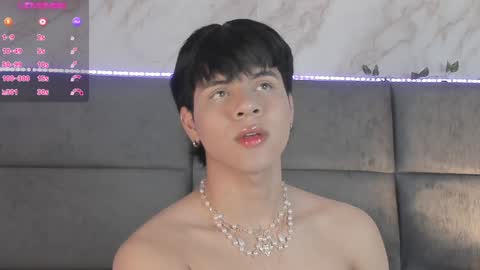 Snapshot of valentino_moon chatting on 01-09-25, 02:22 valentino moon online show from 01-09-25, 02:22