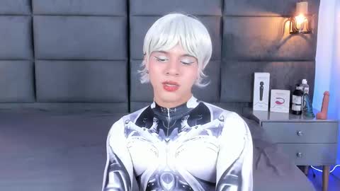 Snapshot of valentino_moon chatting on 09-21-25, 02:35 valentino moon online show from 09-21-25, 02:35