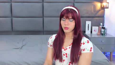 Snapshot of valentino_moon chatting on 10-06-25, 02:42 valentino moon online show from 10-06-25, 02:42