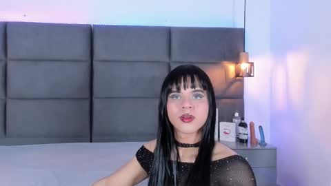 Snapshot of valentino_moon chatting on 10-13-25, 03:06 valentino moon online show from 10-13-25, 03:06