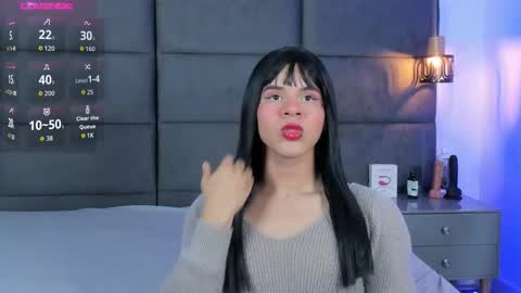 Snapshot of valentino_moon chatting on 11-25-25, 02:33 valentino moon online show from 11-25-25, 02:33