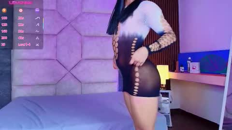 Snapshot of valentino_moon chatting on 12-05-25, 02:53 valentino moon online show from 12-05-25, 02:53