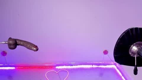 Snapshot of valentinomoreti chatting on 10-25-25, 05:15 Valentino online show from 10-25-25, 05:15