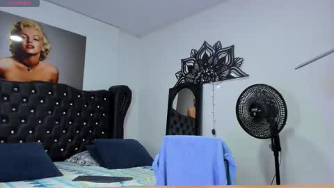 Snapshot of valentinoo_10 chatting on 12-15-25, 06:45 Manuel online show from 12-15-25, 06:45