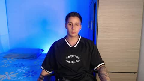 Snapshot of valentinosex_1 chatting on 11-14-25, 11:02 VALENTINO online show from 11-14-25, 11:02