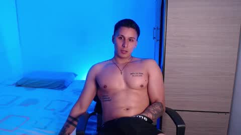 Snapshot of valentinosex_1 chatting on 11-19-25, 12:32 VALENTINO online show from 11-19-25, 12:32