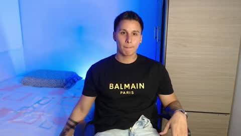 Snapshot of valentinosex_1 chatting on 12-18-25, 09:21 VALENTINO online show from 12-18-25, 09:21