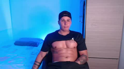 Snapshot of valentinosex_1 chatting on 07-01-26, 10:42 VALENTINO online show from 07-01-26, 10:42