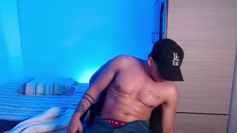 Snapshot of valentinosex_1 chatting on 08-03-26, 11:08 VALENTINO online show from 08-03-26, 11:08