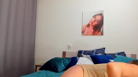 Kate online show from 09-18-25, 01:51