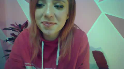 Snapshot of valeri_cove chatting on 01-18-25, 05:37 Valeri Cove online show from 01-18-25, 05:37