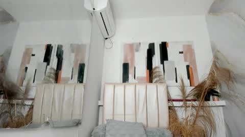 Snapshot of valeria_charris chatting on 02-06-26, 11:57 vale online show from 02-06-26, 11:57