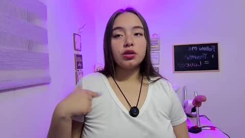 valeria online show from 05-17-26, 05:05
