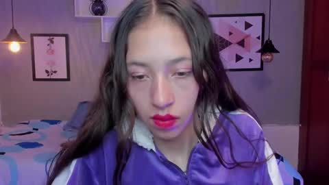 Snapshot of valeria_rossi7 chatting on 02-17-25, 05:43 Valeria online show from 02-17-25, 05:43