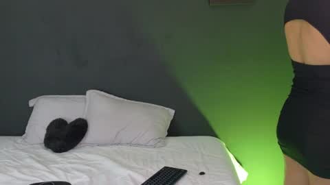 Snapshot of valeriaa_cruz chatting on 06-04-26, 12:27 valeriaa cruz online show from 06-04-26, 12:27