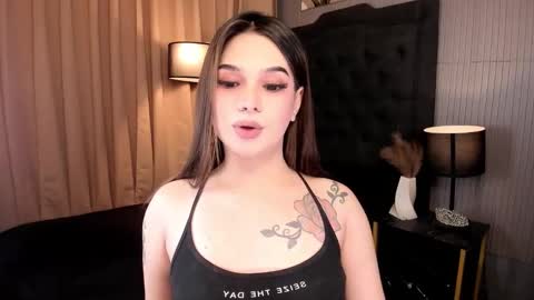 Valeria online show from 10-21-25, 12:44