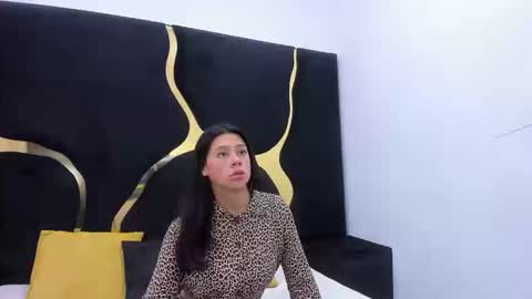 Snapshot of valeriamontclair chatting on 03-21-26, 09:29 Valeria online show from 03-21-26, 09:29