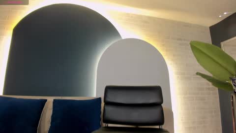 Valeria online show from 12-24-24, 10:01