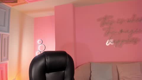 Valeria online show from 10-20-25, 12:11