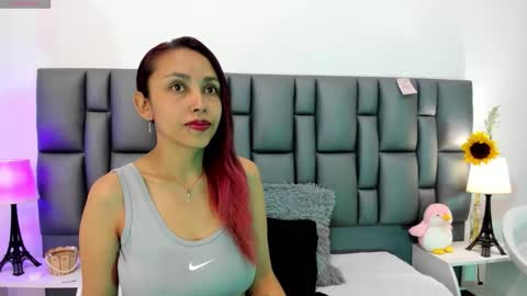 Valeria  online show from 11-17-25, 04:24