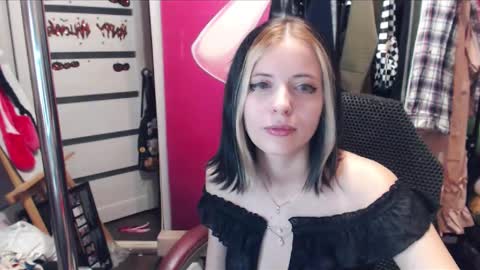 Snapshot of valeriaxkiss chatting on 01-09-25, 05:22 ValeriaXKiss online show from 01-09-25, 05:22