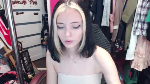 Snapshot of valeriaxkiss chatting on 01-31-25, 07:50 ValeriaXKiss online show from 01-31-25, 07:50